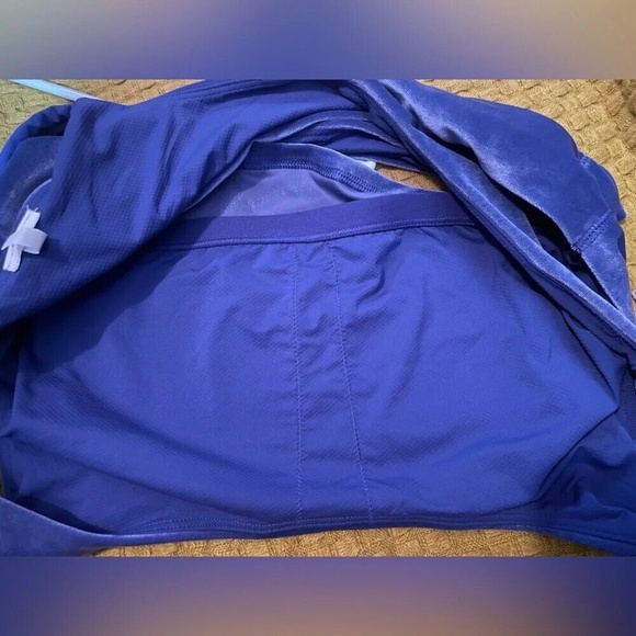 Athleta Plush Velvet Open Back Crop Workout Tank Top size L - Noble Blue - Picture 10 of 10